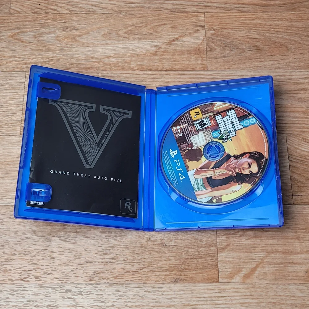 Grand Theft Auto V GTA 5 PlayStation 4 PS4 Complete Game Disc Manual USA Version